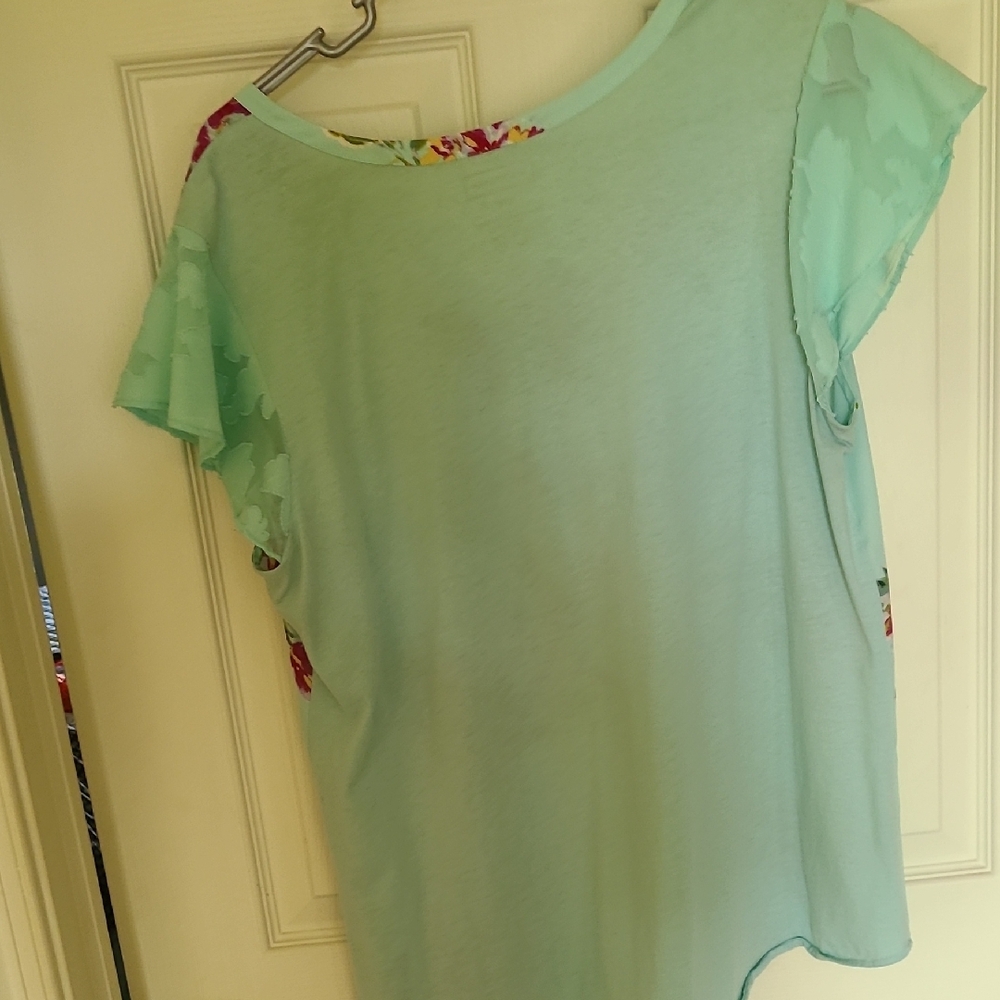 Floral Print Women's Top - Picture 5 of 5